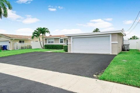 949 SE 10th Ct Pompano Beach FL 33060