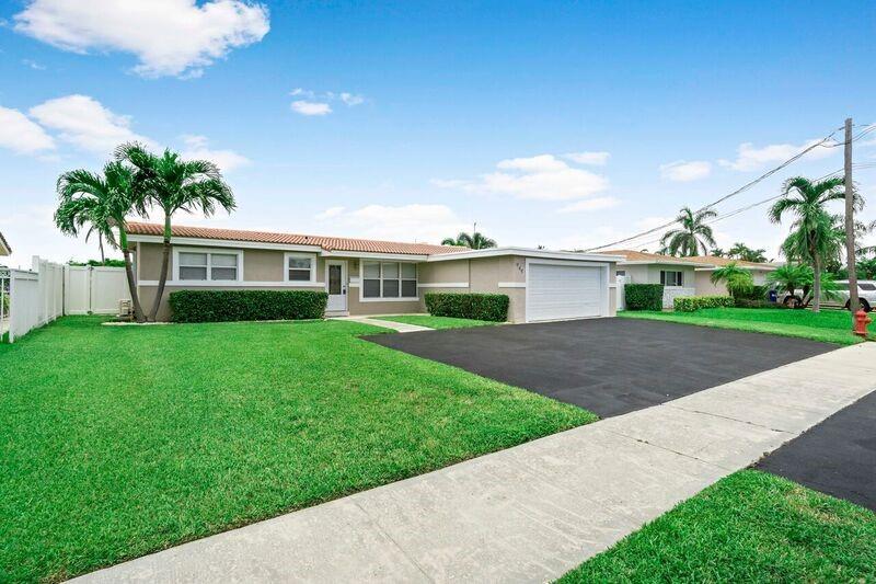 949 SE 10th Ct