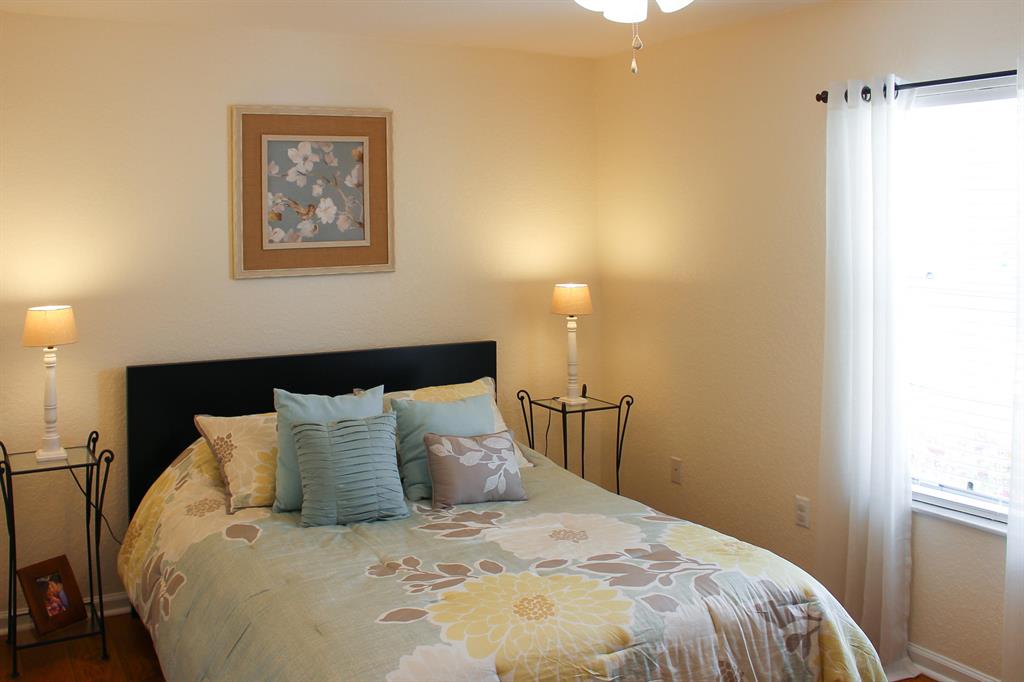 VICTORIA WOODS - Residential