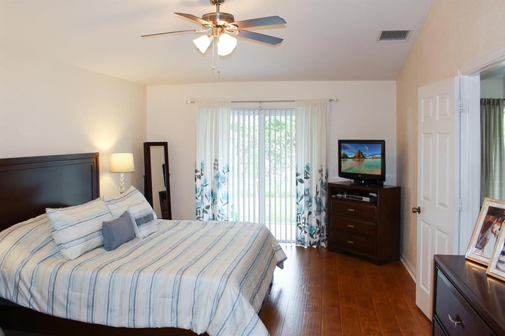 VICTORIA WOODS - Residential