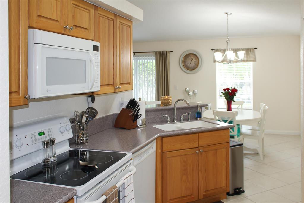 VICTORIA WOODS - Residential