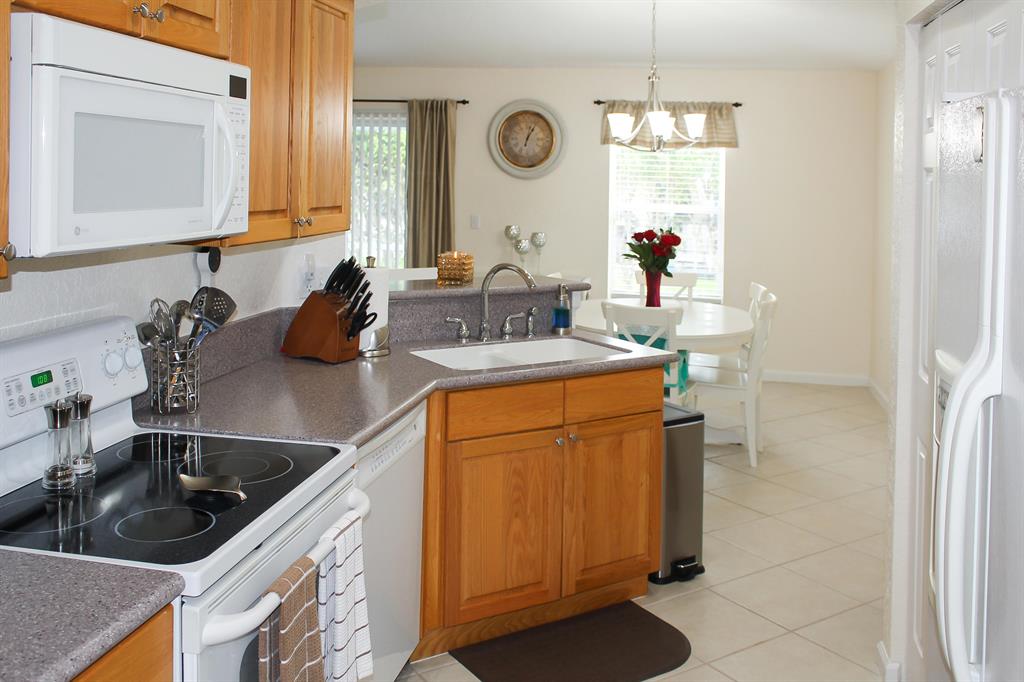 VICTORIA WOODS - Residential