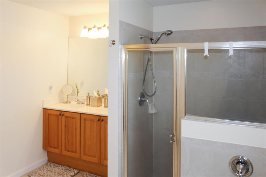 VICTORIA WOODS - Residential