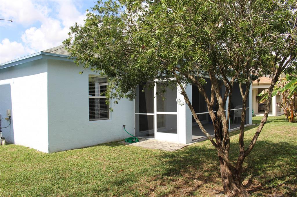 VICTORIA WOODS - Residential