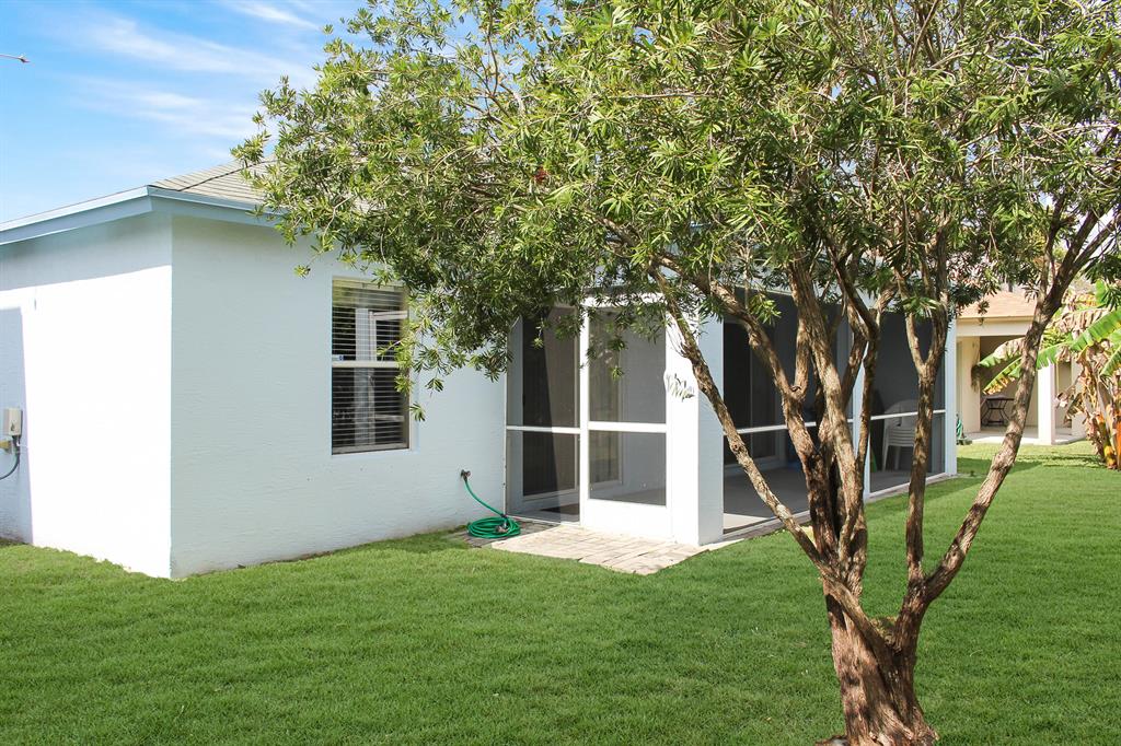 VICTORIA WOODS - Residential