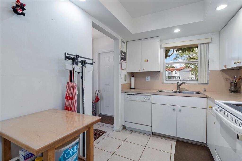 HAWTHORNE BAY - Residential