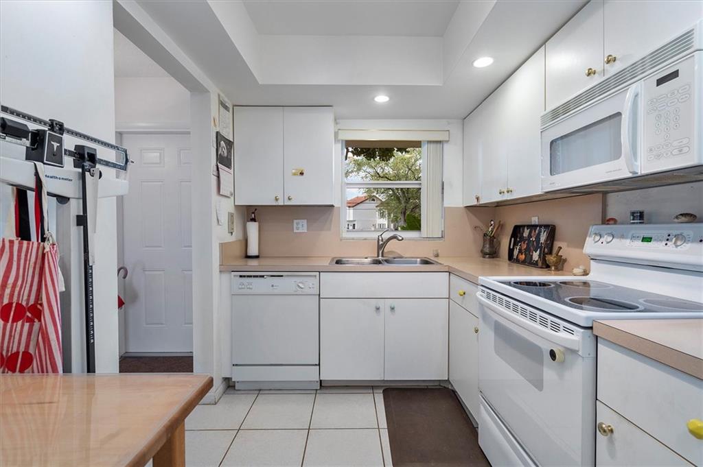 HAWTHORNE BAY - Residential