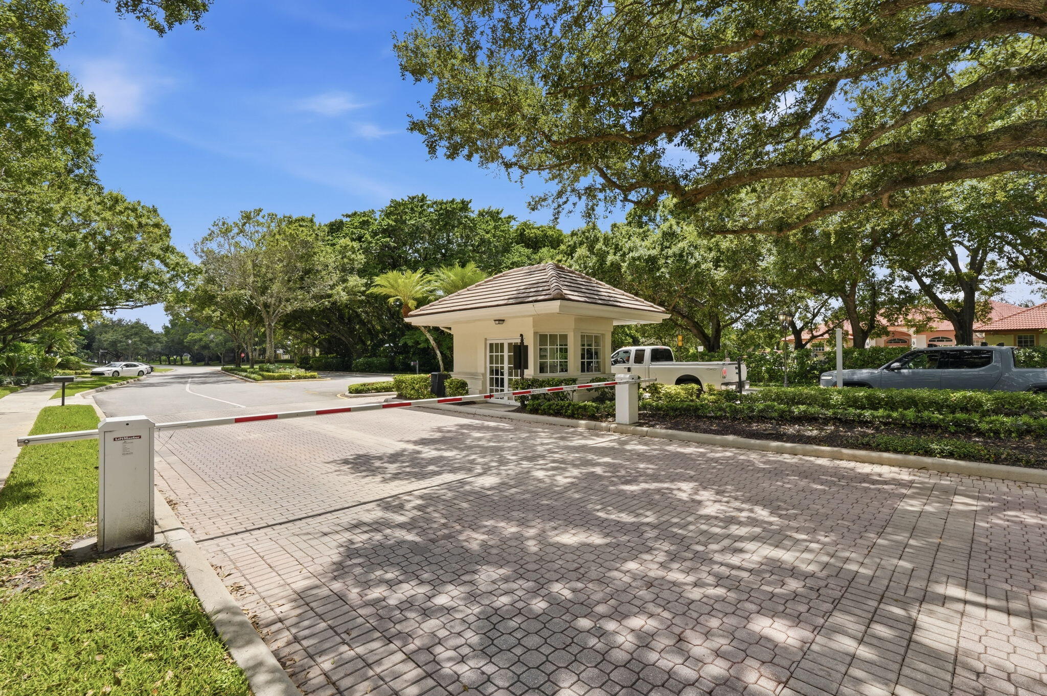 8288 MAN O WAR Road