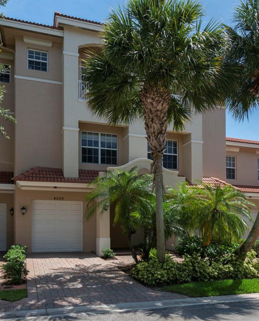 Photo of 4529 Artesa Way S, Palm Beach Gardens, FL 33418 (MLS # R10741430)