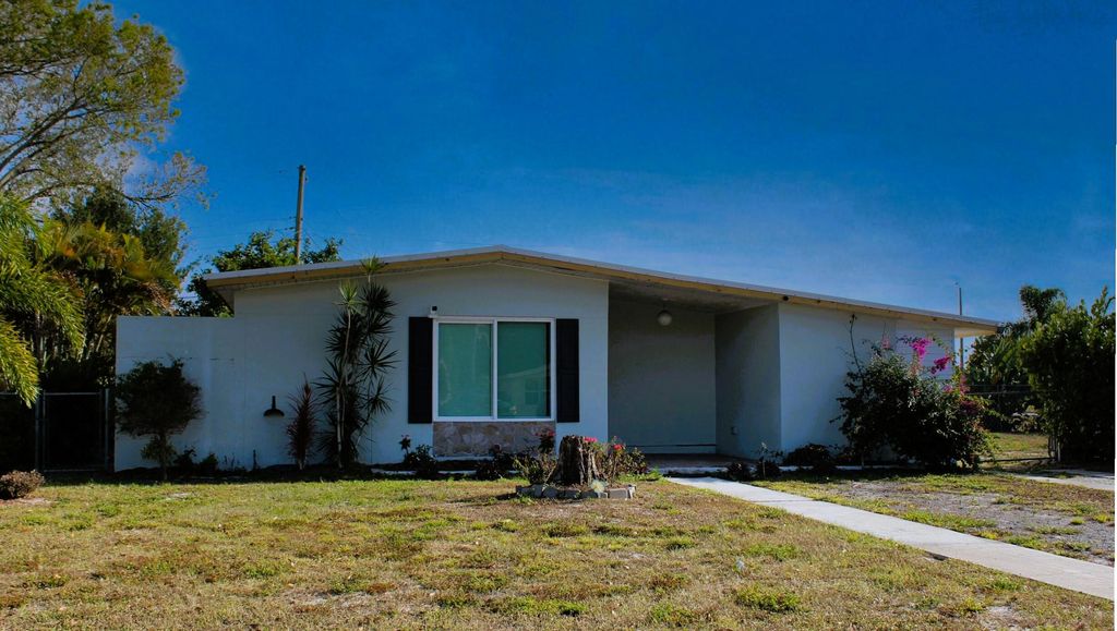 Photo of 100 SE Celestia Court, Port Saint Lucie, FL 34983 (MLS # R11159708)