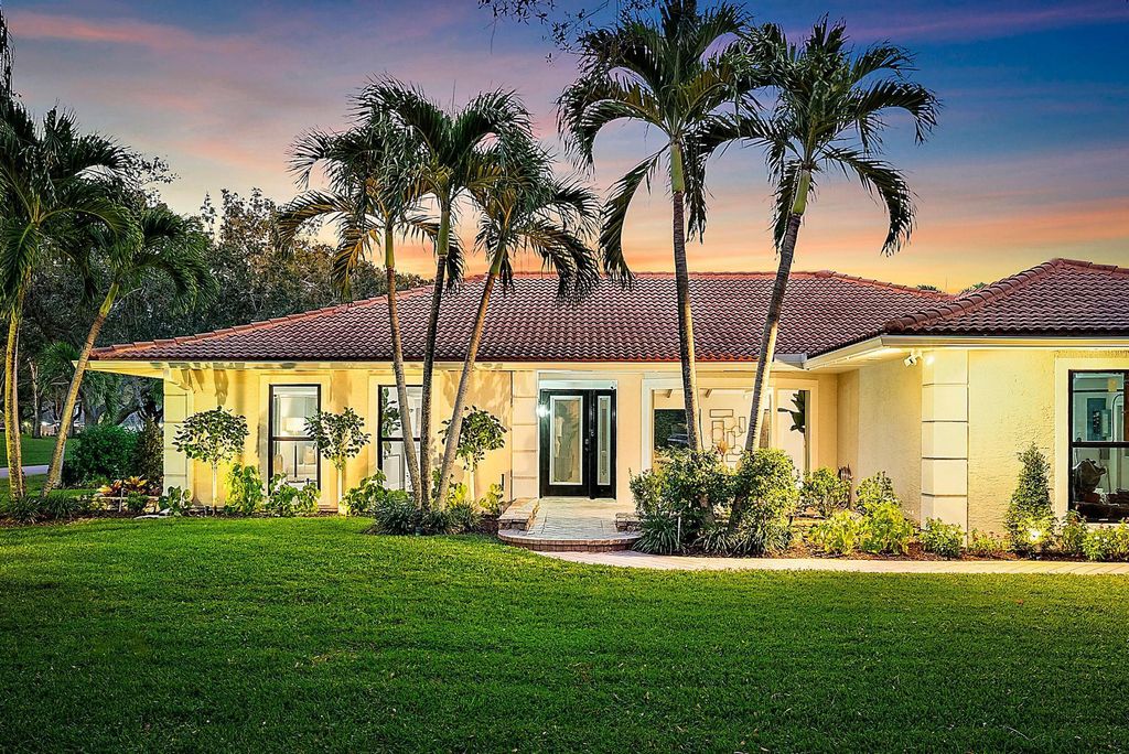 Photo of 9 Old Fence Road, Palm Beach Gardens, FL 33418 (MLS # R11143832)