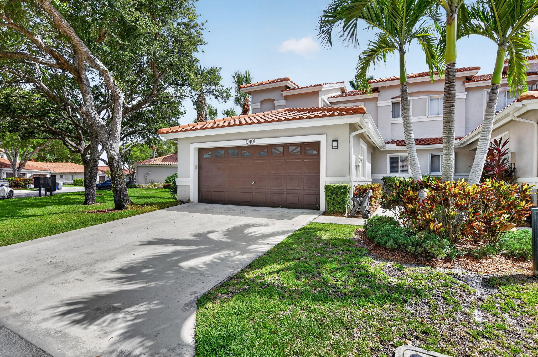 10401 Lake Vista Circle