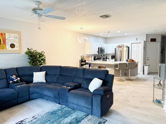 TOWNE PLACE - Residential