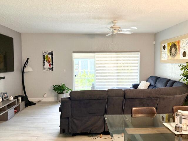 TOWNE PLACE - Residential