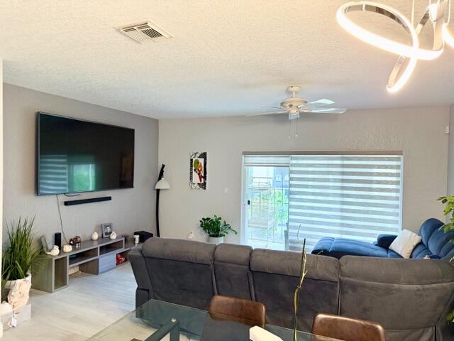 TOWNE PLACE - Residential