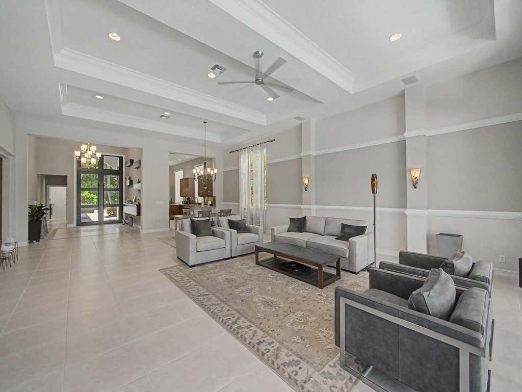 Photo of 76 Laguna Drive, Palm Beach Gardens, FL 33418 (MLS # B26026846)