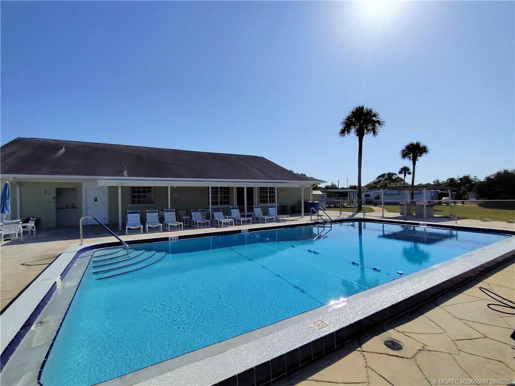 LEISURE VILLAGE MOBILE HM - Residential