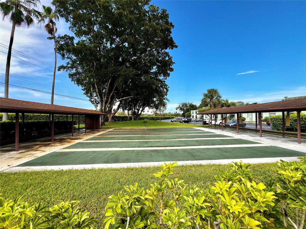 Oriole Golf and Tennis - Residential