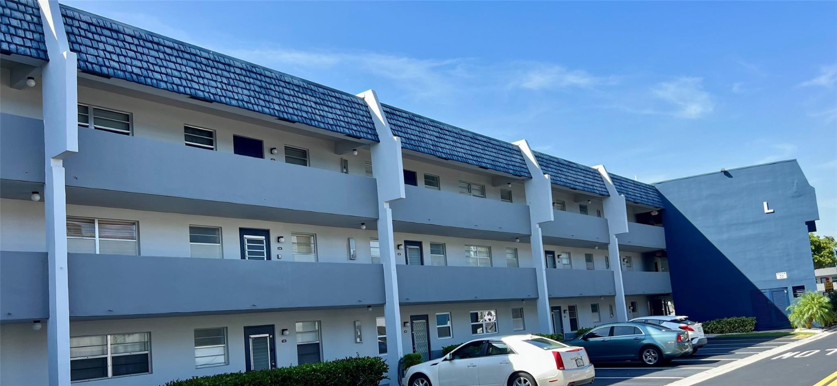 Oriole Golf and Tennis - Residential