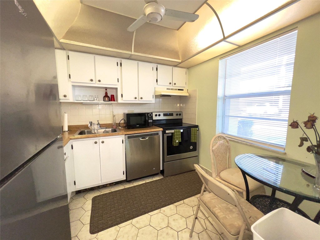 Oriole Golf and Tennis - Residential