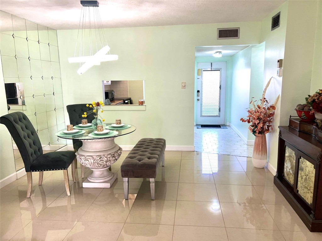 Oriole Golf and Tennis - Residential