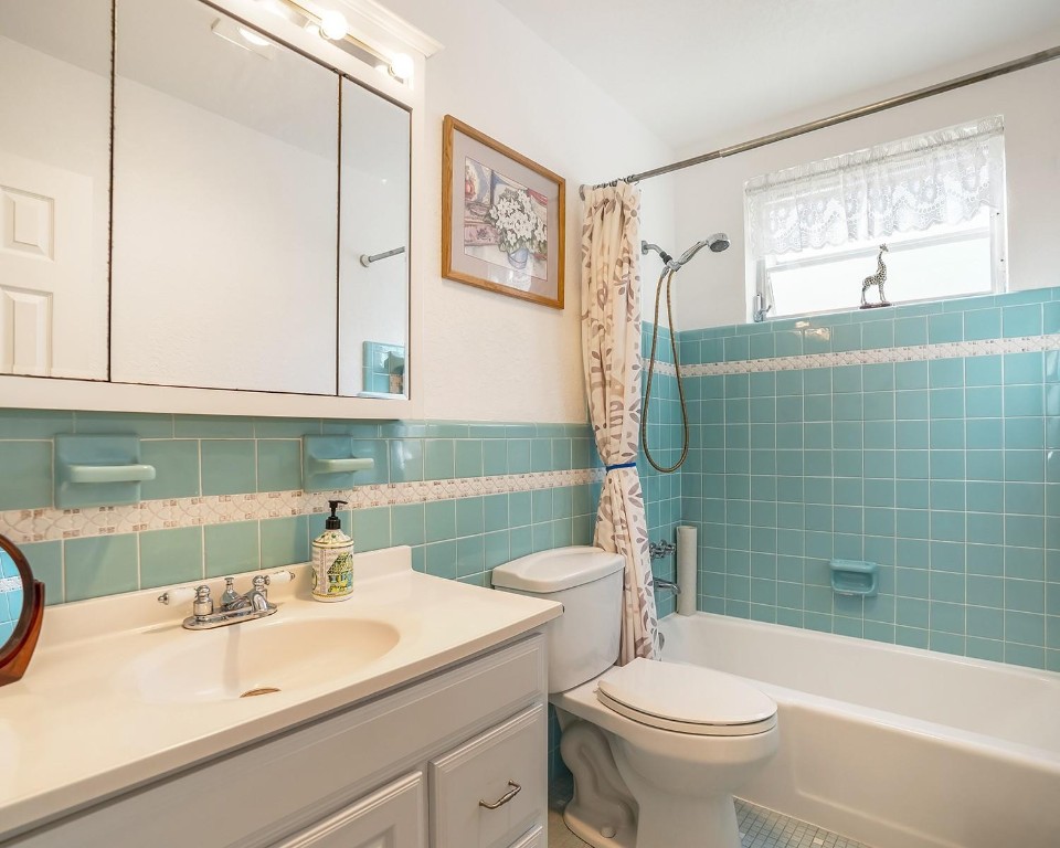 MAR-LEN GARDENS - Residential