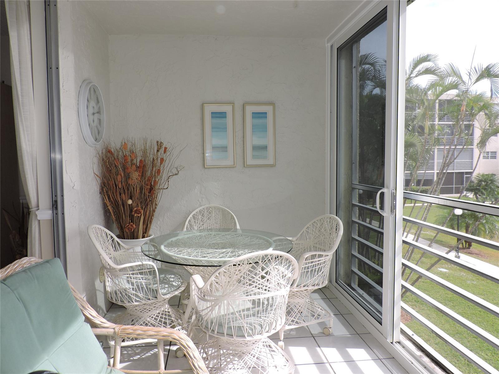 MEADOWBROOK LAKES CONDO - Residential