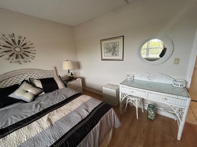MEADOWBROOK LAKES CONDO - Residential