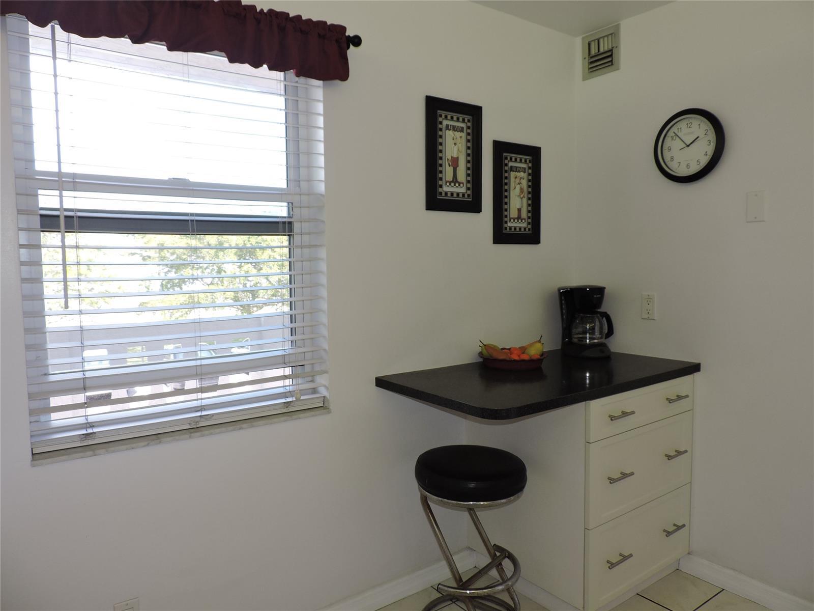 MEADOWBROOK LAKES CONDO - Residential