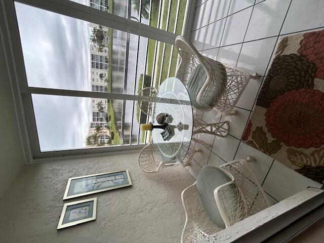 MEADOWBROOK LAKES CONDO - Residential