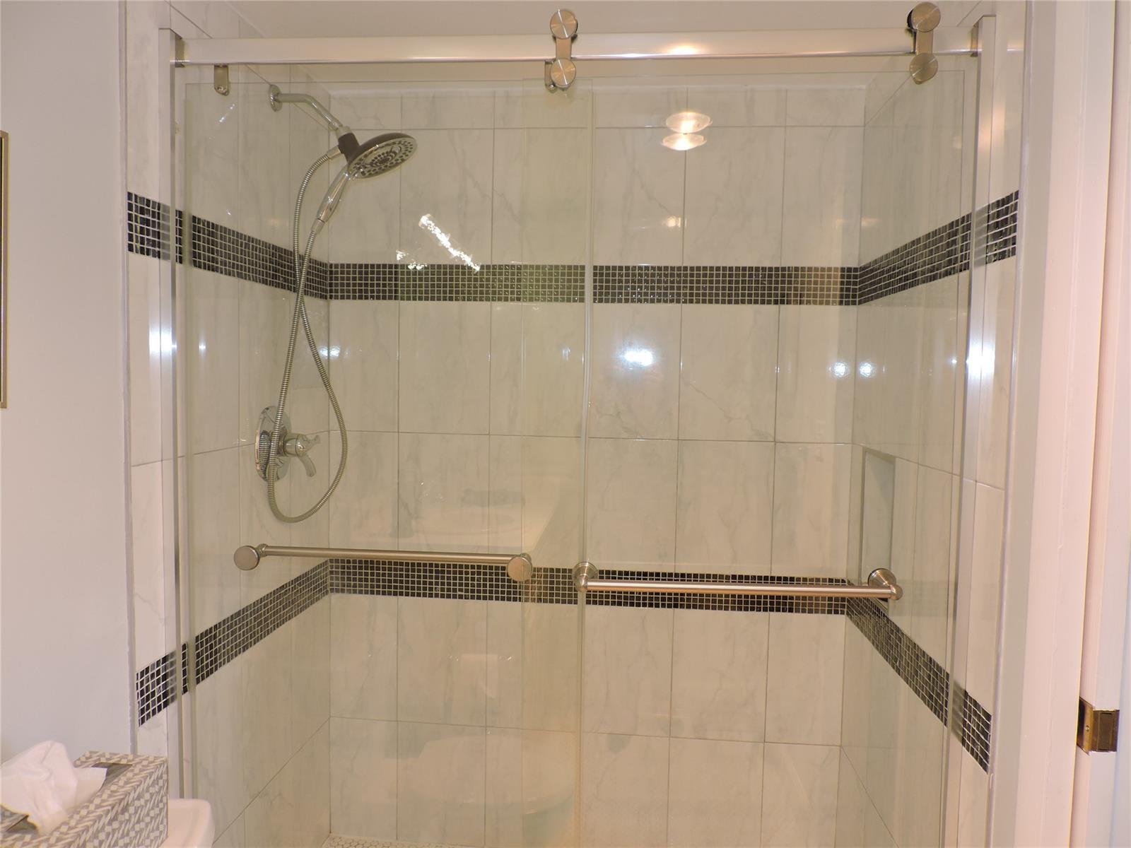 MEADOWBROOK LAKES CONDO - Residential