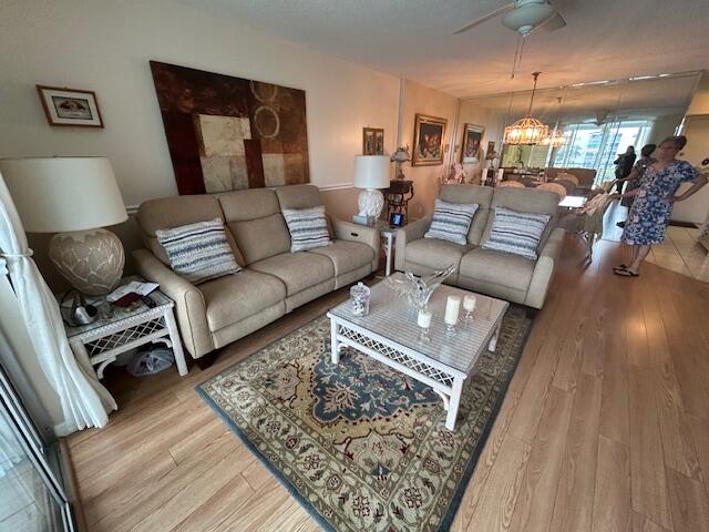 MEADOWBROOK LAKES CONDO - Residential