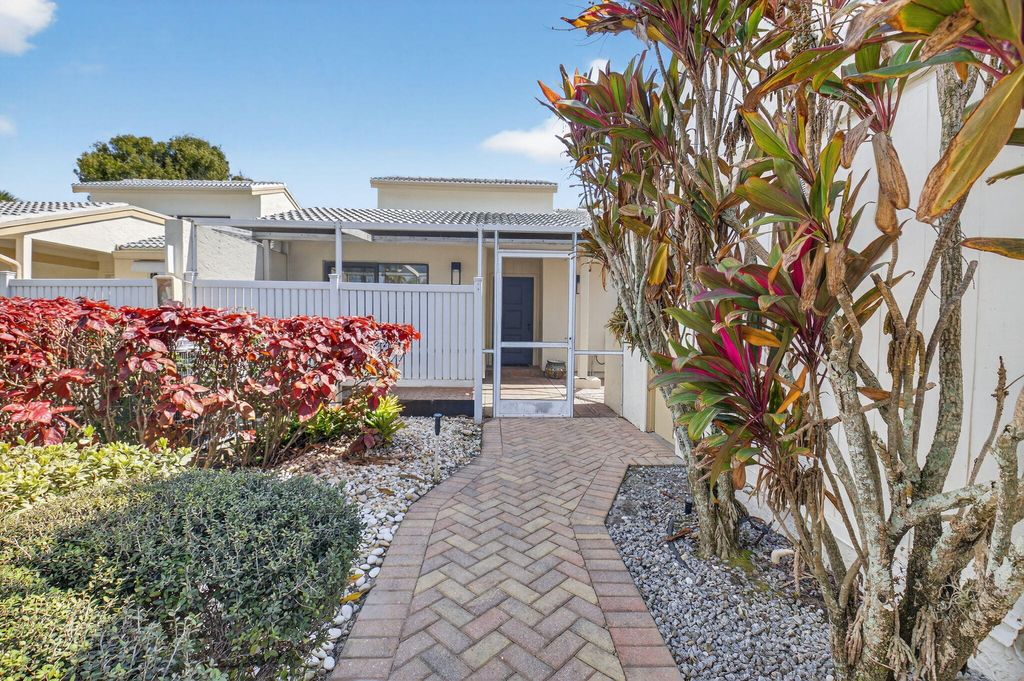 Photo of 1 Eastgate Drive #B, Boynton Beach, FL 33436 (MLS # R11166633)