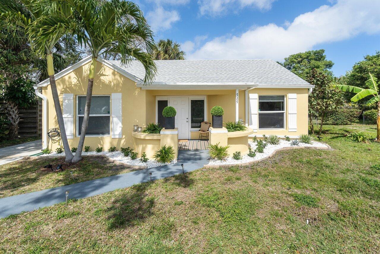727 S Lake Drive