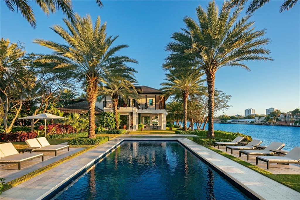 BAY COLONY - Residential