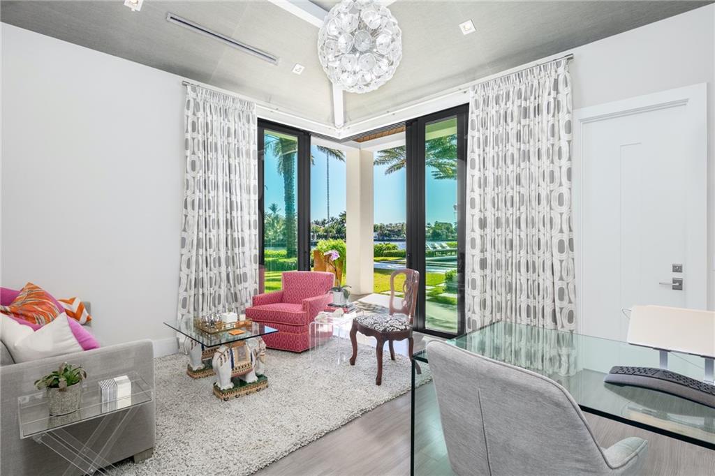 BAY COLONY - Residential