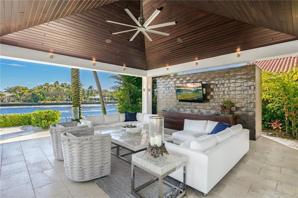 BAY COLONY - Residential