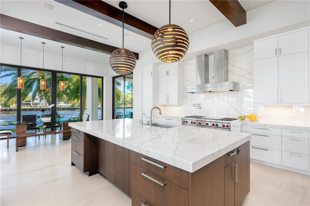 BAY COLONY - Residential