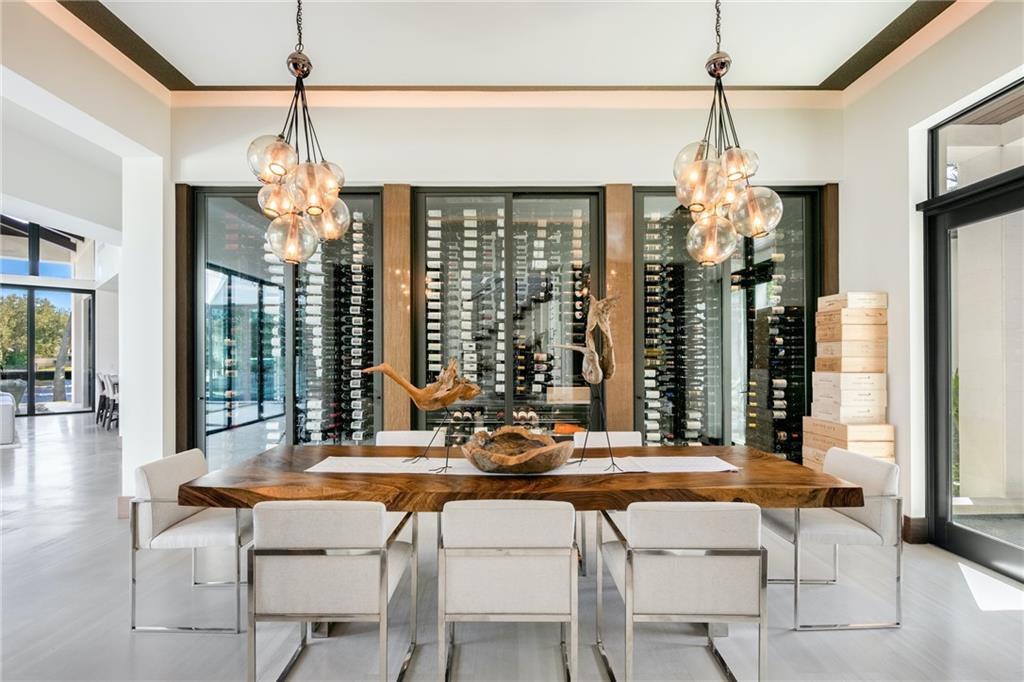 BAY COLONY - Residential