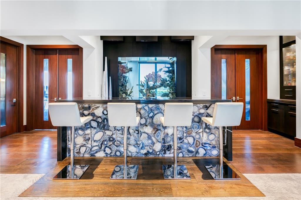 BAY COLONY - Residential