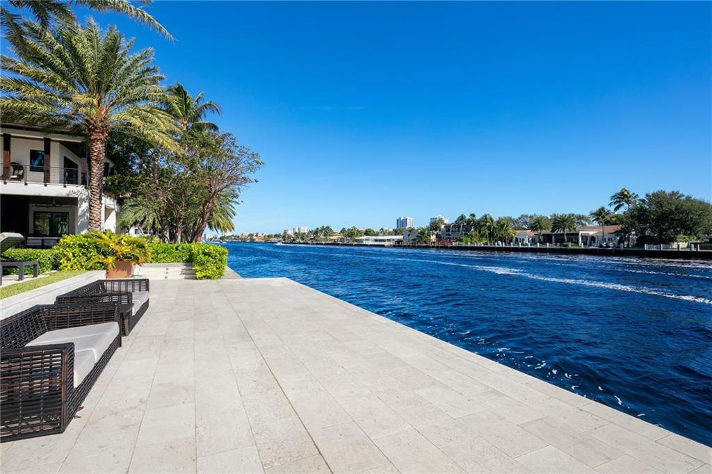 BAY COLONY - Residential