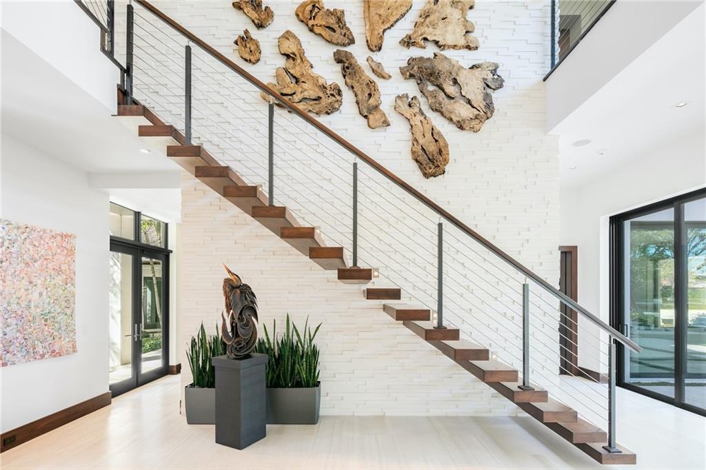 BAY COLONY - Residential