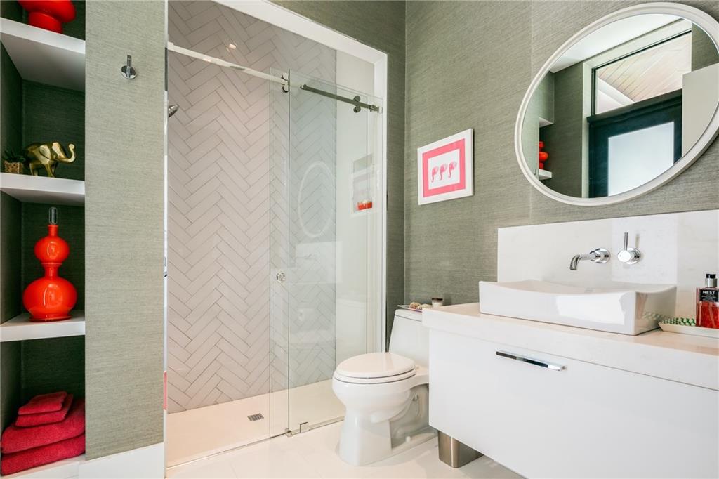 BAY COLONY - Residential