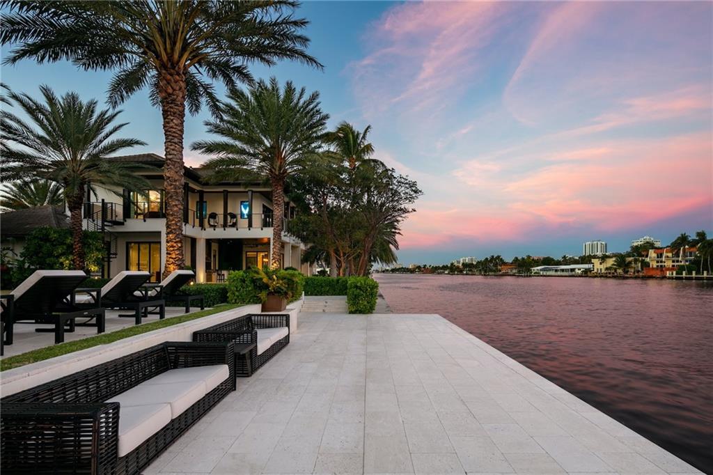 BAY COLONY - Residential