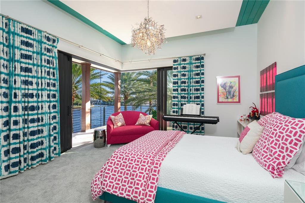 BAY COLONY - Residential