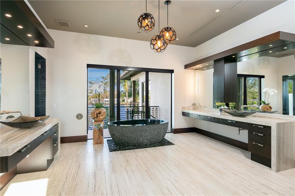 BAY COLONY - Residential