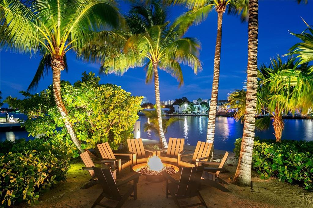 BAY COLONY - Residential