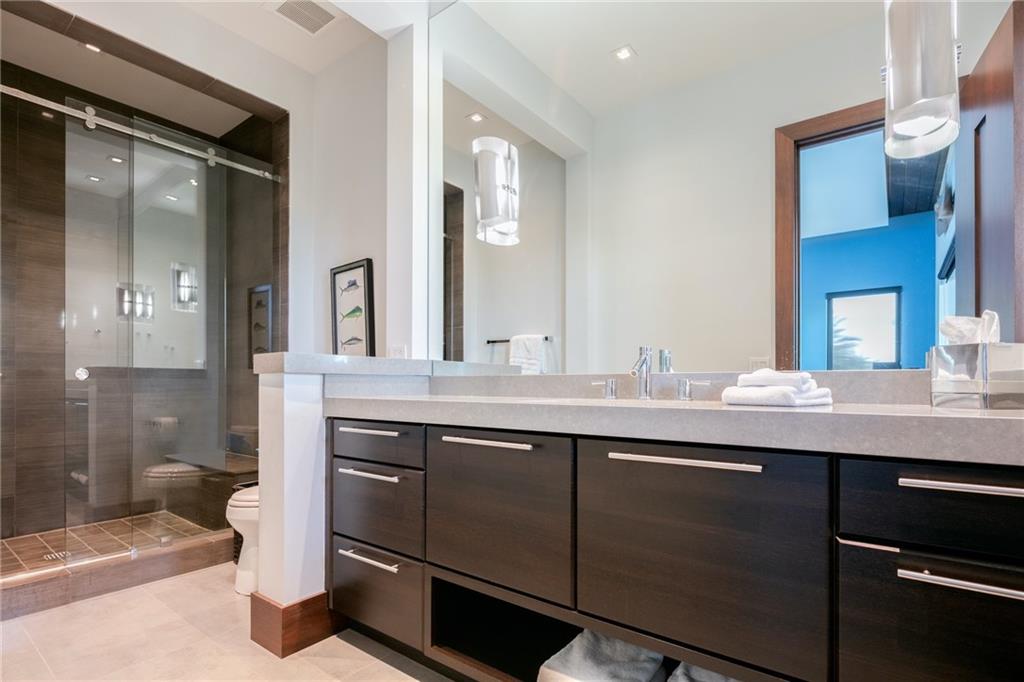 BAY COLONY - Residential