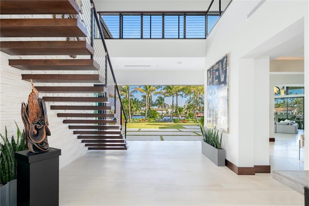 BAY COLONY - Residential