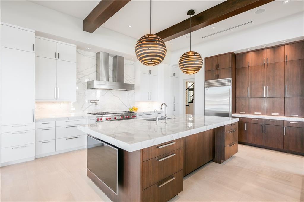 BAY COLONY - Residential